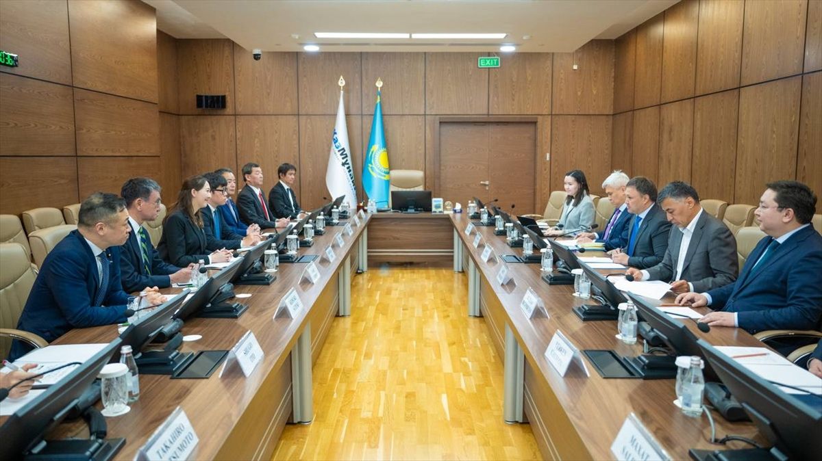Kazakistan ve Japonya\'dan Petrol Tedarik Görüşmeleri