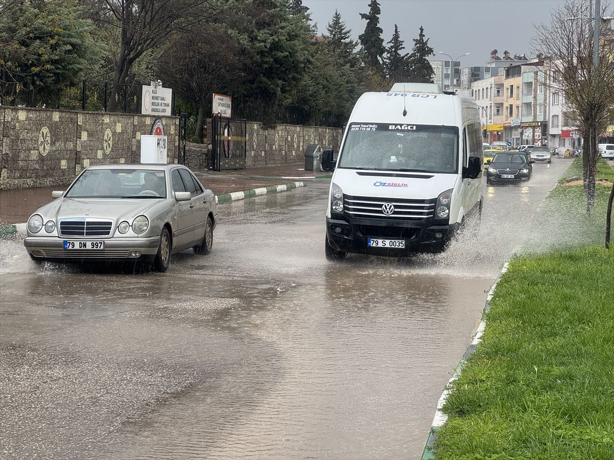 Kilis\'te Sağanak Yağış Sorun Yarattı