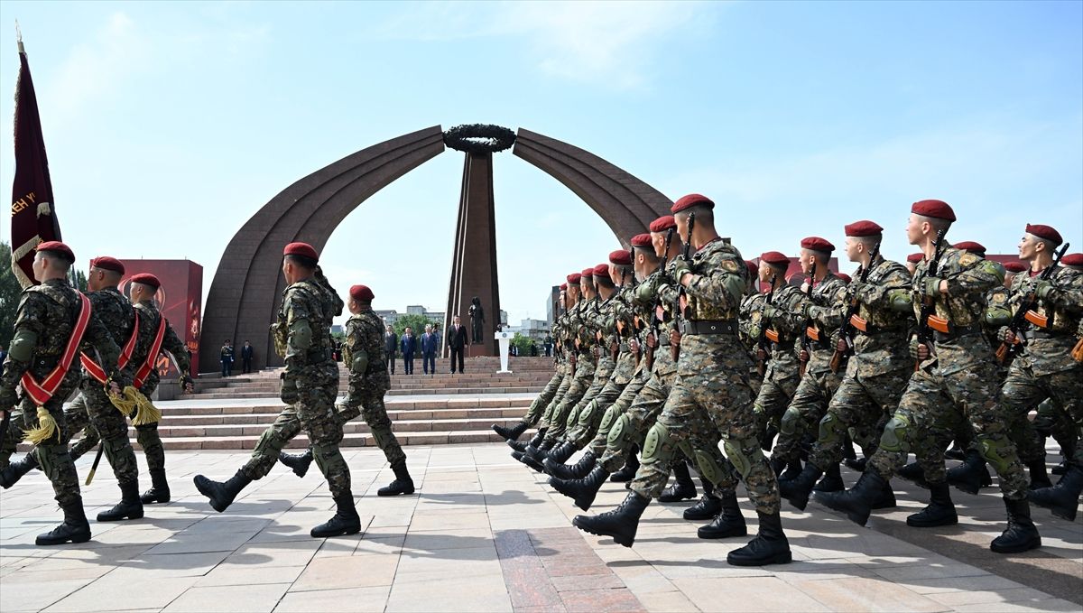 Kırgızistan 9 Mayıs Zafer Bayramı\'nı Kutladı
