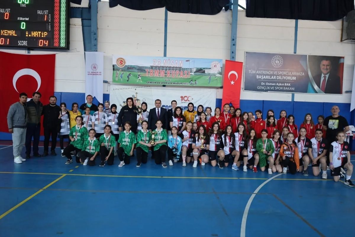 Vize\'de Kız Futsal Turnuvası Sona Erdi