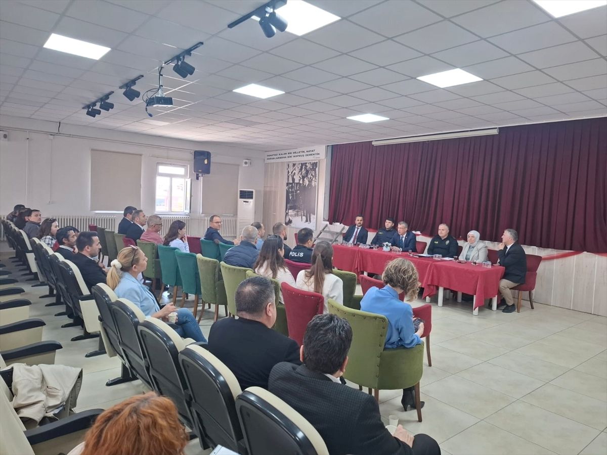 Babaeski\'de Okul Güvenliği Toplantısı