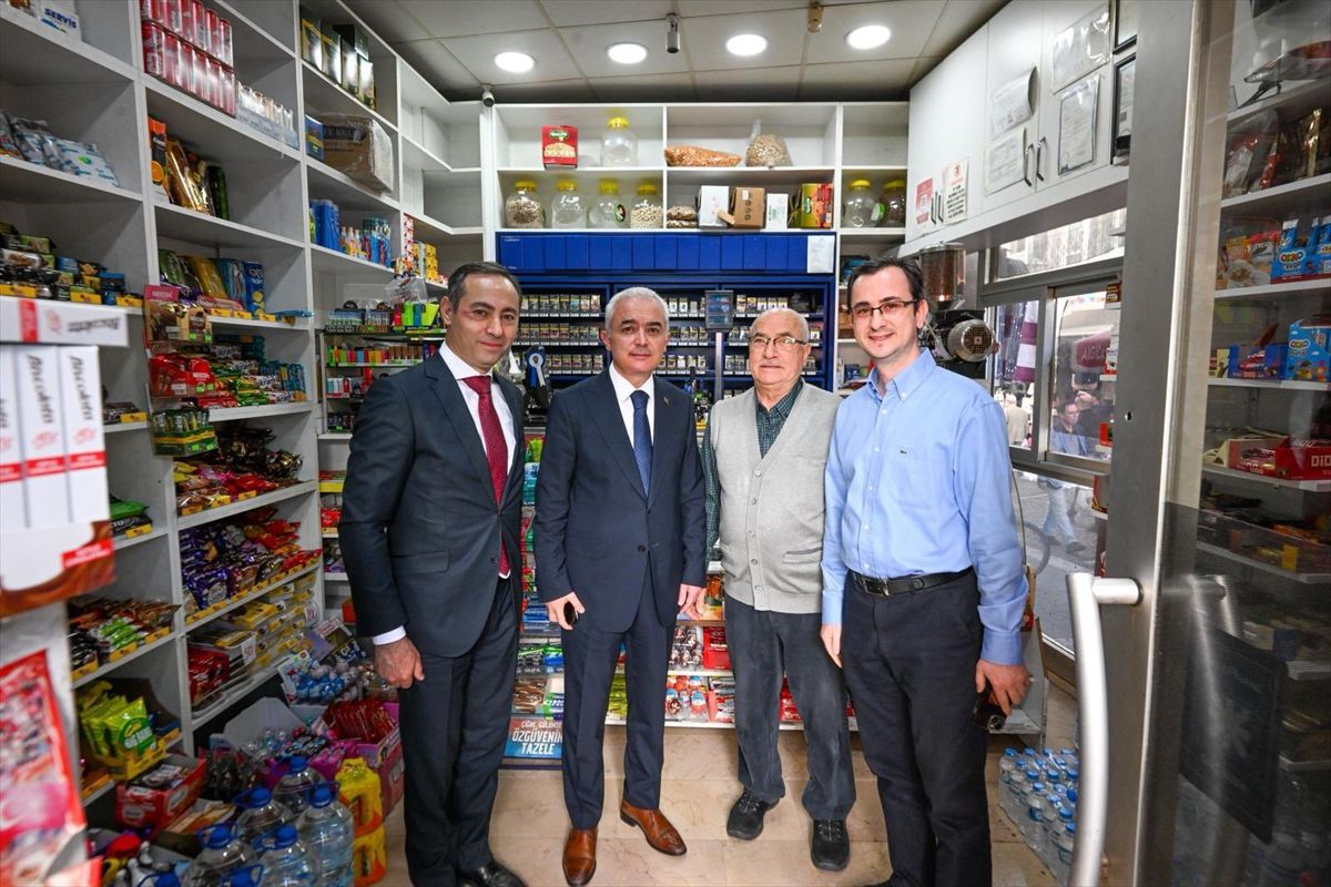 Vali Turan Lüleburgaz\'da Esnafı Ziyaret Etti