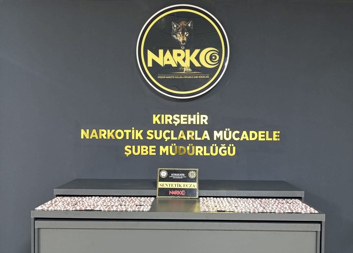 Kırşehir\'de Uyuşturucu Operasyonu: 1176 Hap Ele Geçirildi