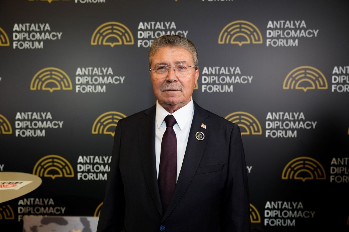 KKTC Başbakanı Üstel, ADF\'de Kıbrıs Türkü\'nün yaşadıklarını dünyaya anlattıklarını söyledi Açıklaması