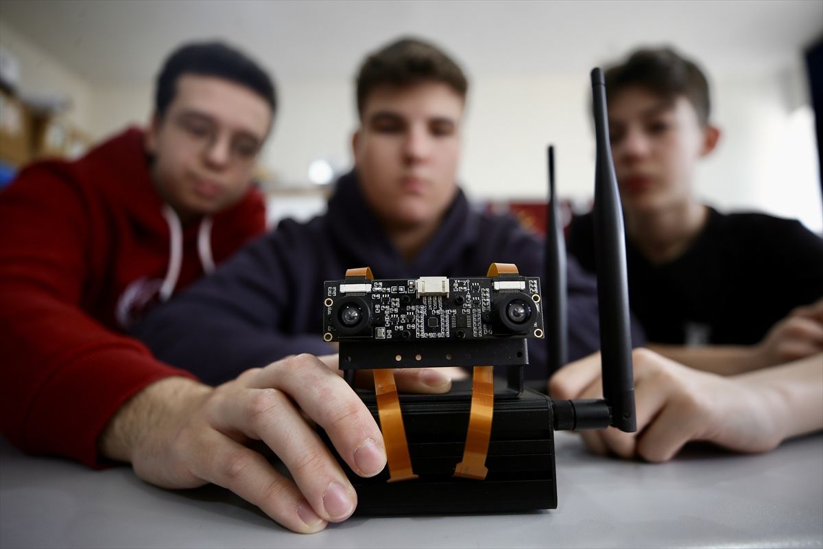 Görme Engellilere Robot Desteği