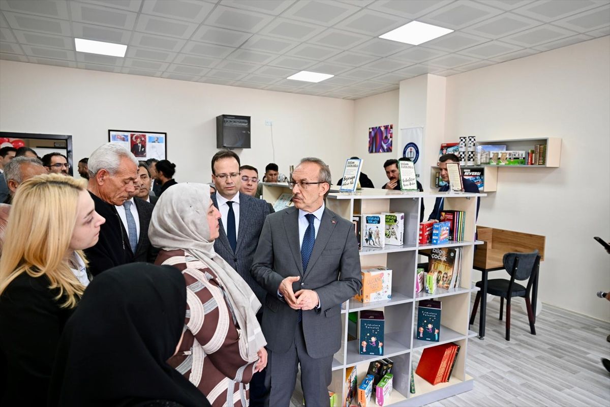 Malatya\'da depremde hayatını kaybeden çift adına yapılan kütüphanenin açılışı gerçekleştirildi