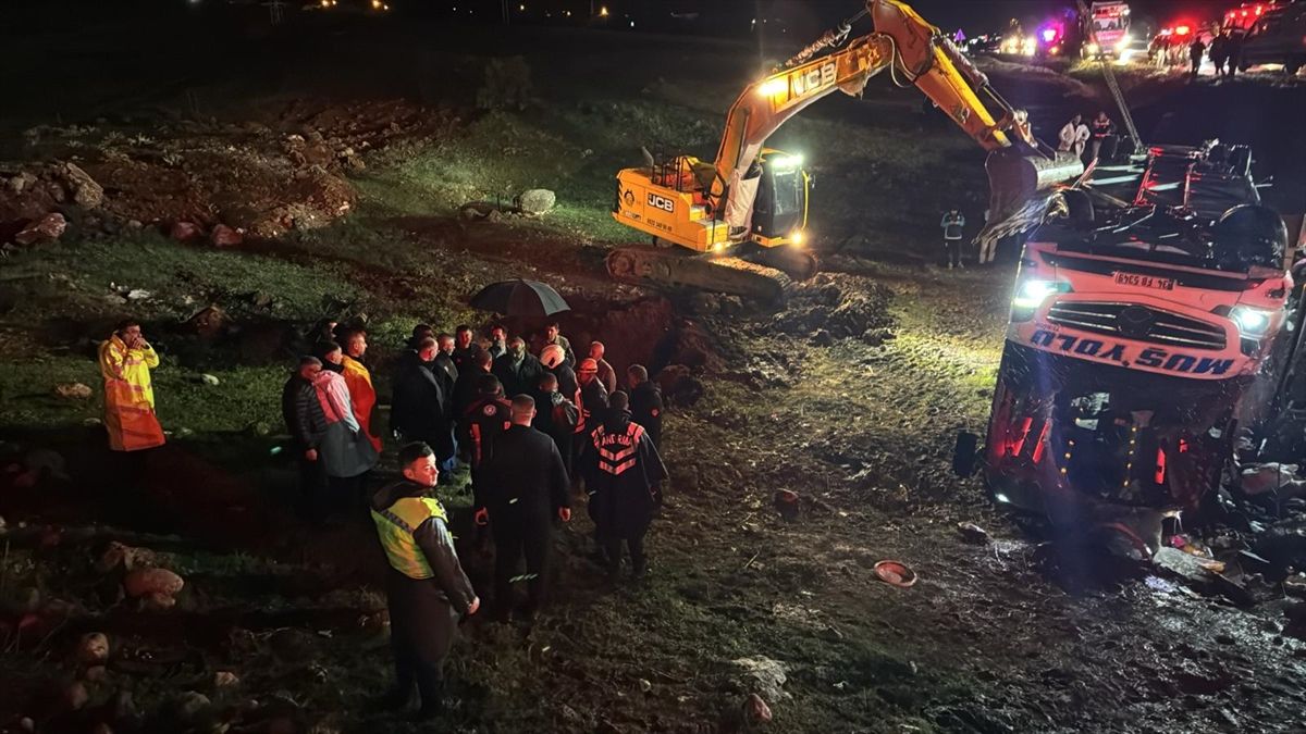 Doğanşehir\'de otobüs kazası: 4 ölü, 15 yaralı