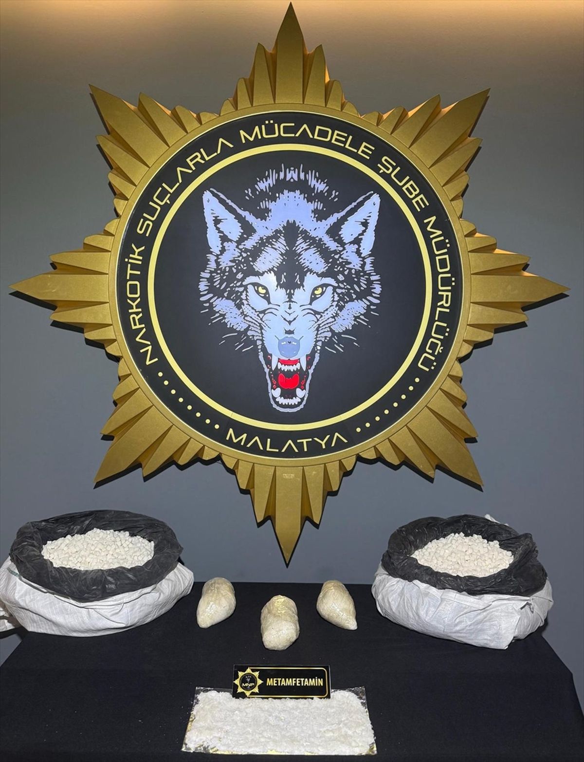 Malatya\'da Uyuşturucu Operasyonu: 3 Kilo Metamfetamin Ele Geçirildi