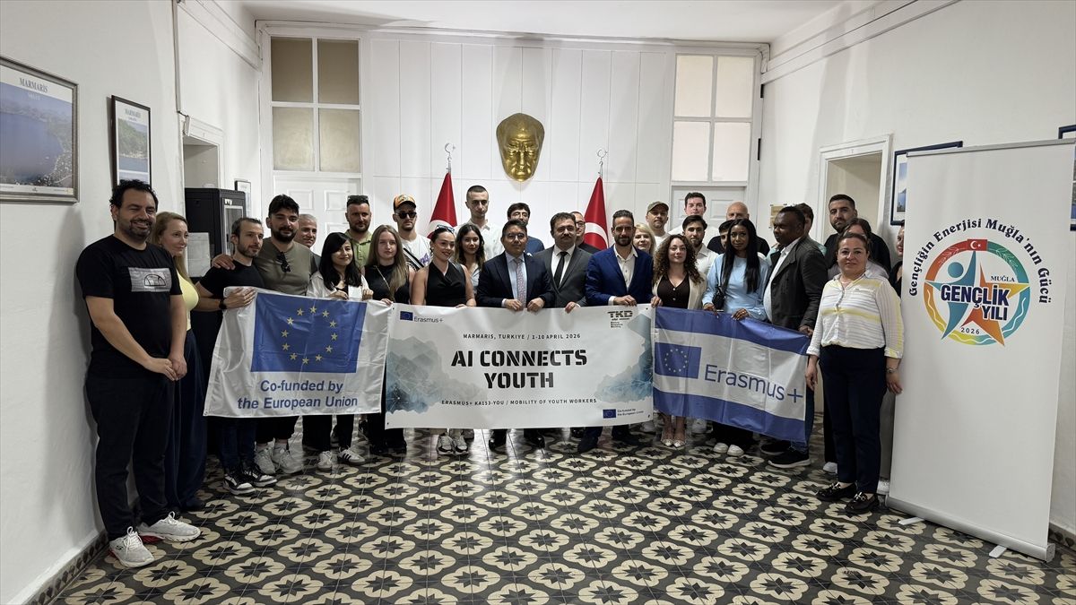 Marmaris\'te Gençler için Yapay Zeka Eğitimi