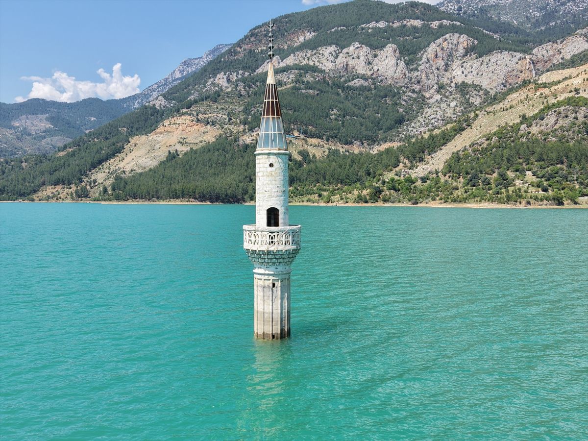 Alaköprü Barajı\'nda Yerleşim Yeri Su Altında Kaldı