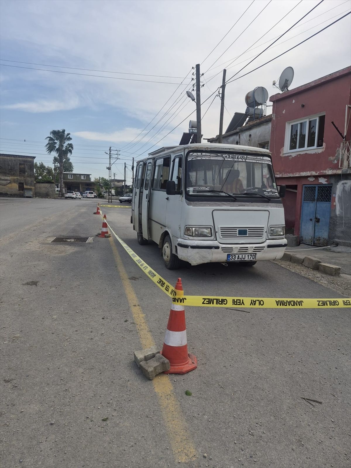 Minibüsle Çarpan Baba, 2 Yaşındaki Çocuk Hayatını Kaybetti