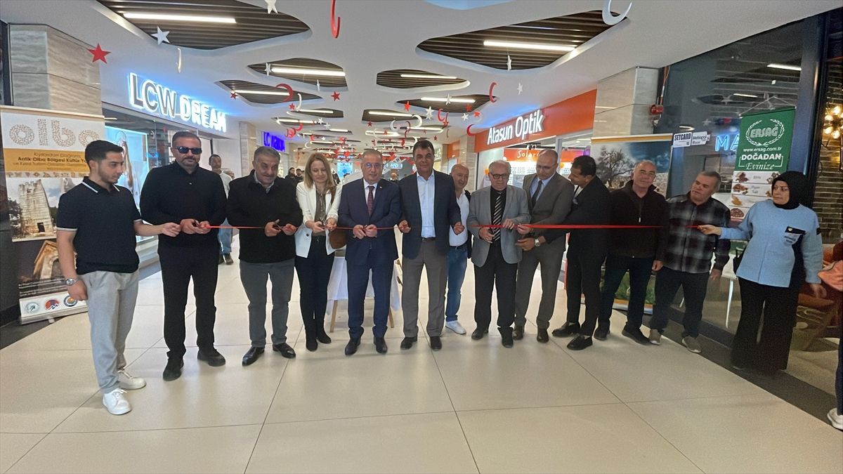 Erdemli\'de Kültürel Fotoğraf Sergisi Açıldı