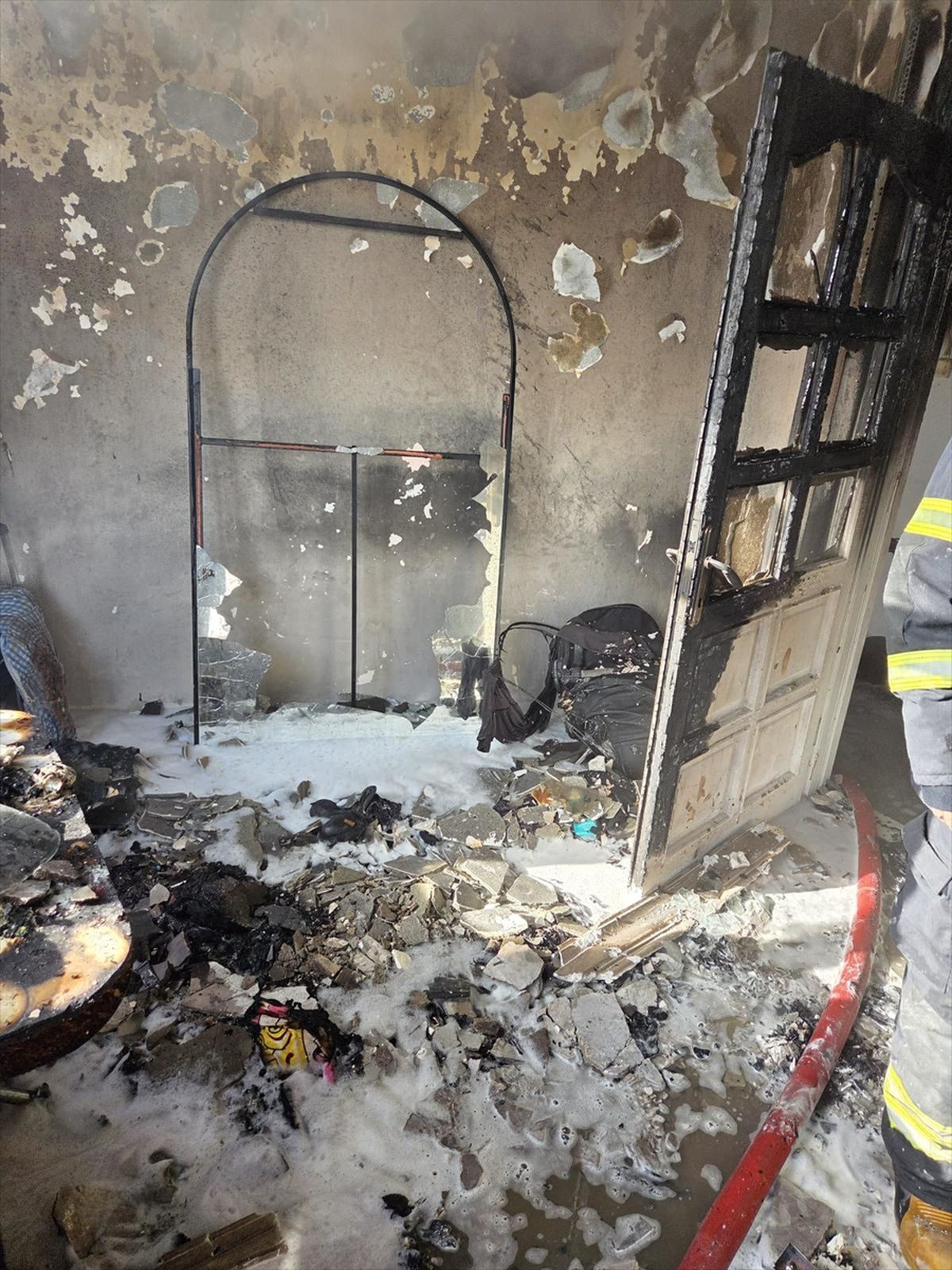 Milas\'ta Ev Yangını Söndürüldü