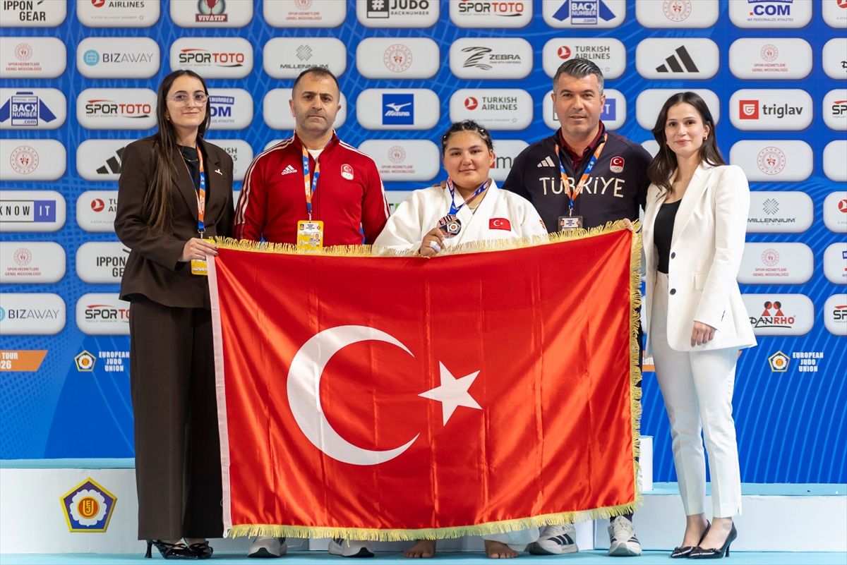 Nisanur Serin Gümüş Madalya Kazandı