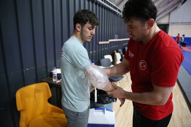 Güreş Milli Takımı’na Eşlik Eden Kahramanlar