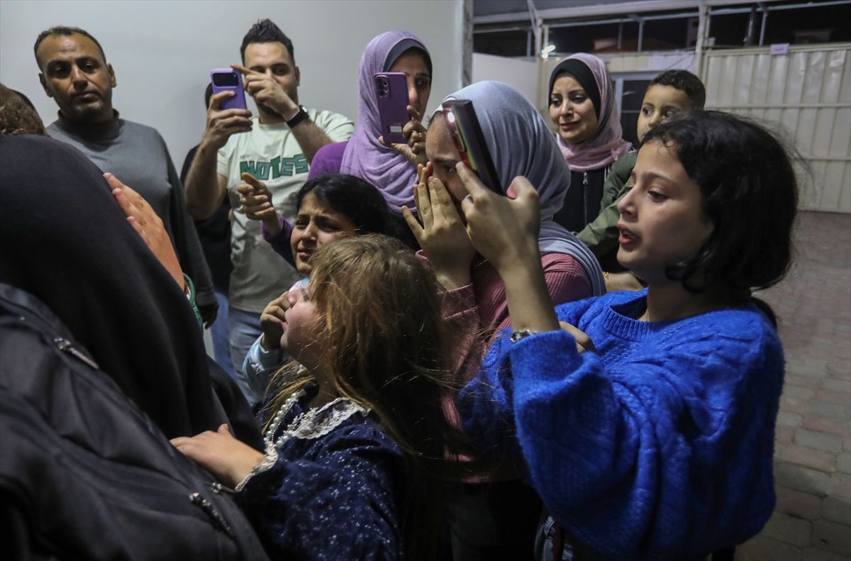 Gazze\'ye Dönen Filistinlilerin Duygu Dolu Anları