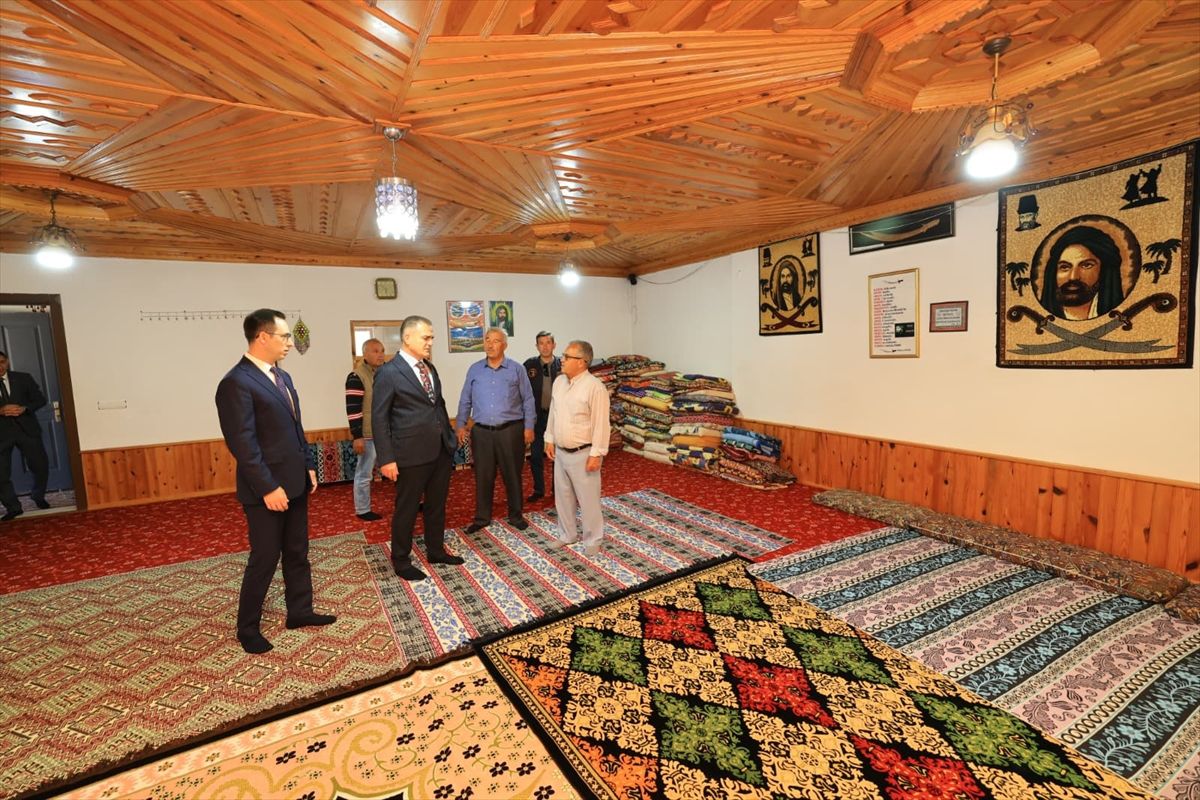 Vali Akbıyık Ula\'da Mahalle Ziyaretinde