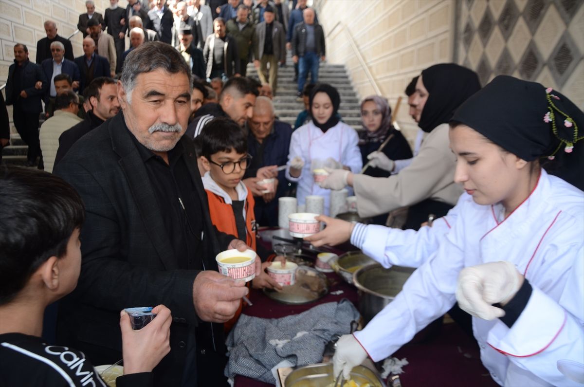 Öğrencilerden Çorba İkramı