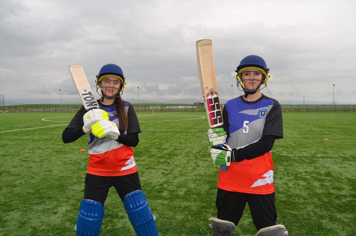 Muş\'ta Kriket Müsabakaları Başladı