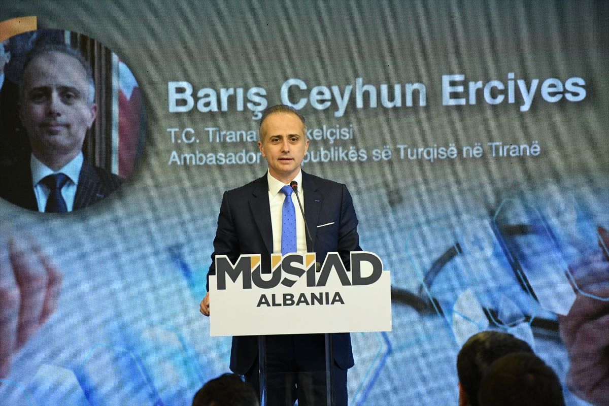 Tiran\'da Sağlık Hizmetleri Forumu