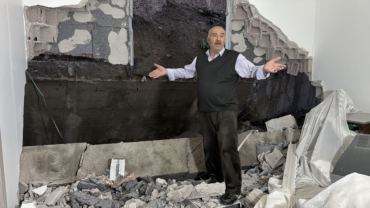 Nevşehir\'de istinat duvarı çöktü! 10 daire tahliye edildi