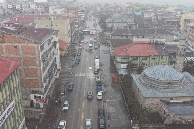 Nisan ayında kar sürprizi! Bir şehrimiz beyaza büründü