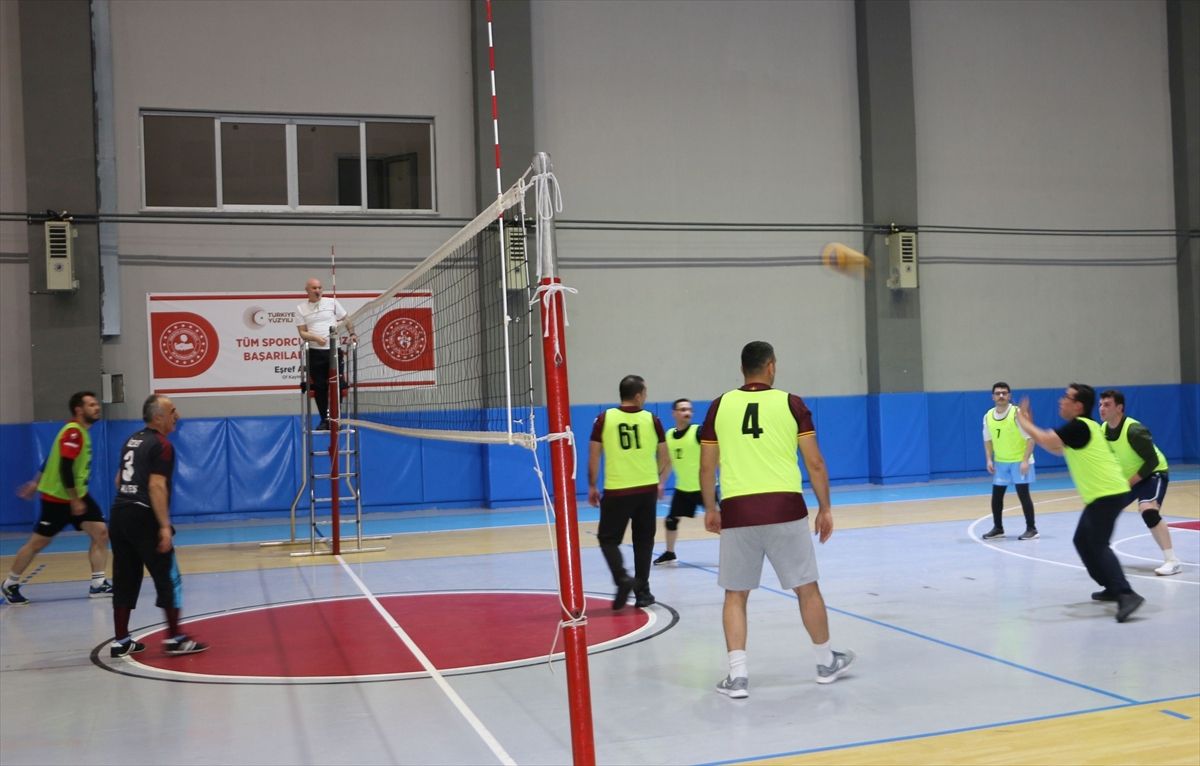 Bahar Voleybol Turnuvası Başladı