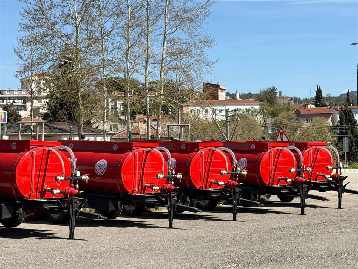 Orhaneli\'nde Yangın Tankerleri Dağıtıldı