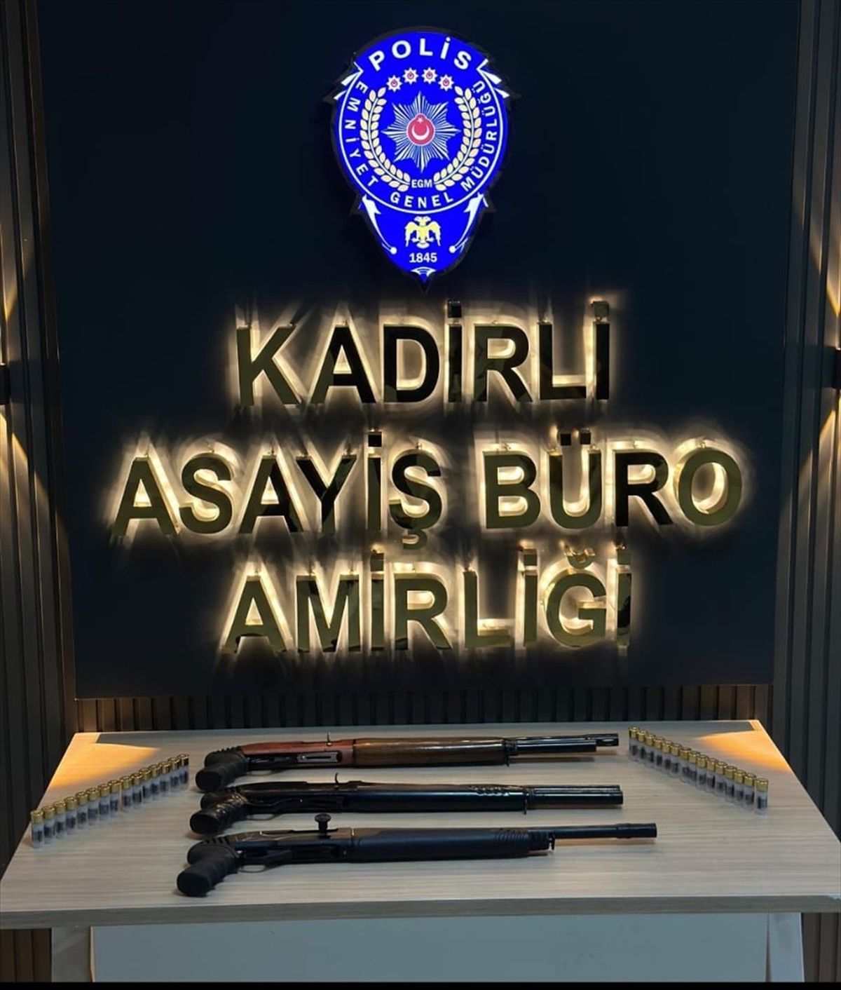 Kadirli\'de 11 Zanlı Tutuklandı