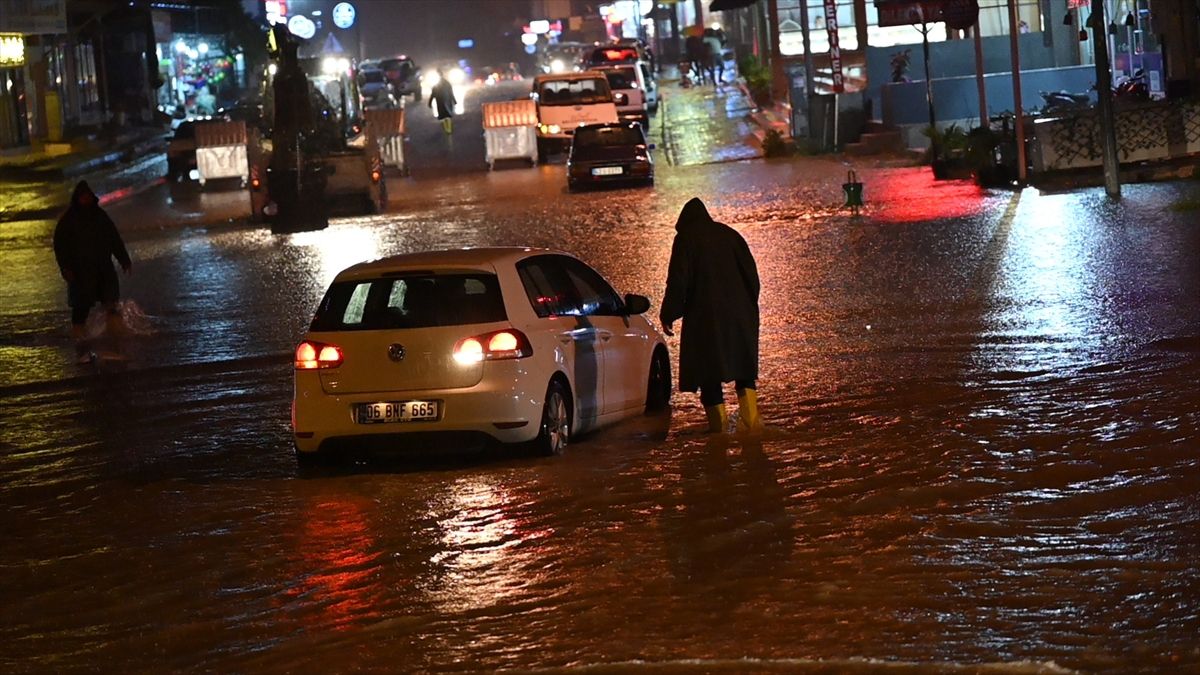 Osmaniye\'de Sağanak Taşkınları