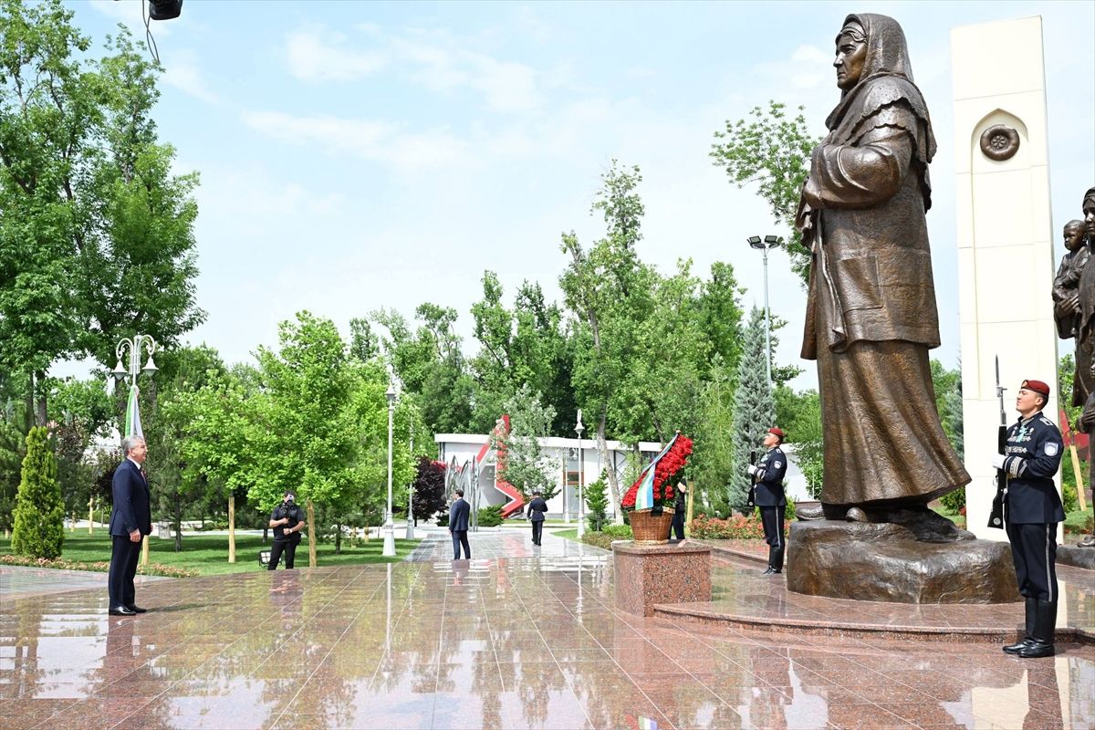 Özbekistan\'da 9 Mayıs Anma Günü