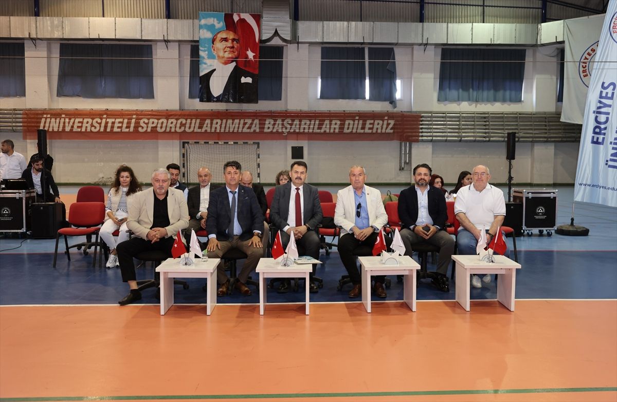 Kayseri İl Oyunları\'nda Özel Sporcular Performans Sergiledi