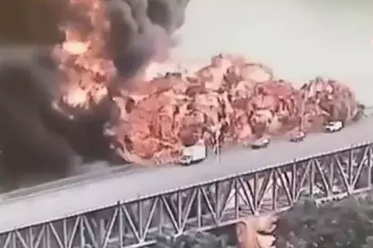 Panama’daki dehşet anları! Alevler köprüye sıçradı