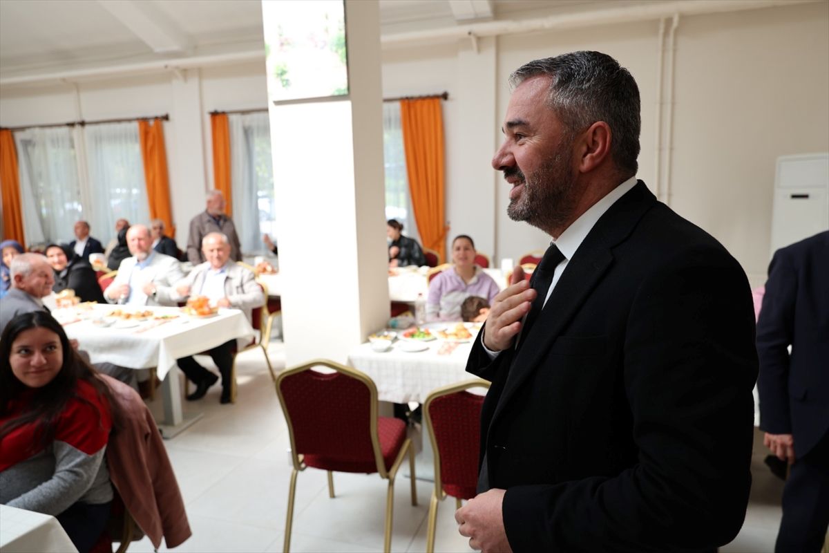 Pursaklar\'da huzurevi sakinleri ve şehit anneleri ziyaret edildi
