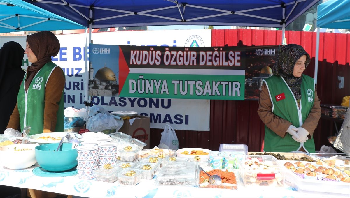 Rize\'de Küresel Sumud Filosu\'na Destek Toplandı