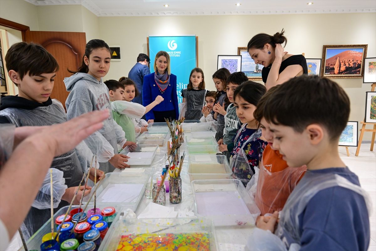 Moskova\'da Çocuklar İçin Ebru ve Linol Baskı Atölyesi