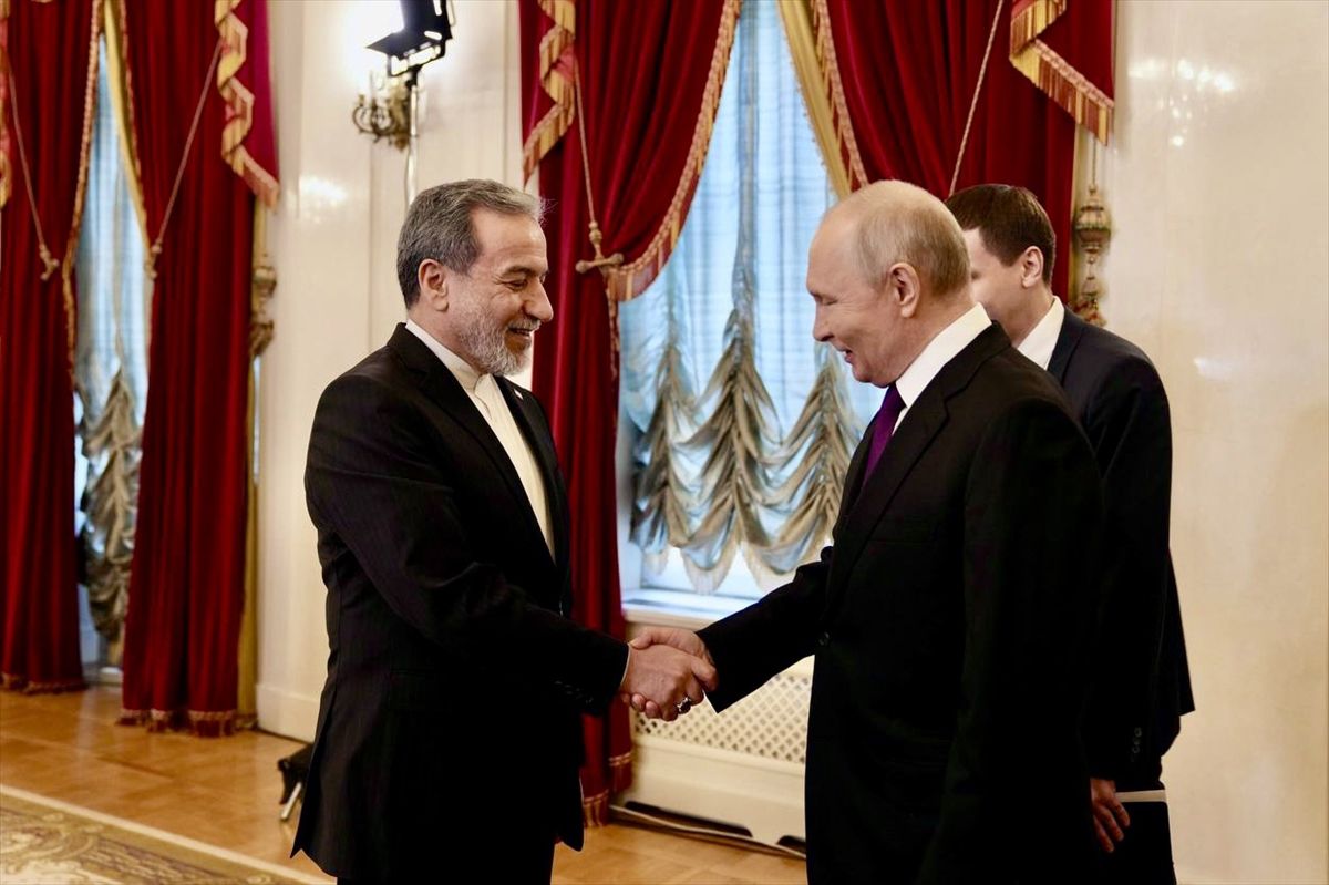 Putin ve İran Dışişleri Bakanı Erakçi Görüştü