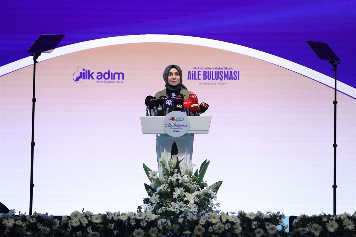 Sağlık Bakanı Kemal Memişoğlu, Konya\'da İlk Adım Ebe Gebe Okulu Aile Buluşması\'na katıldı Açıklaması