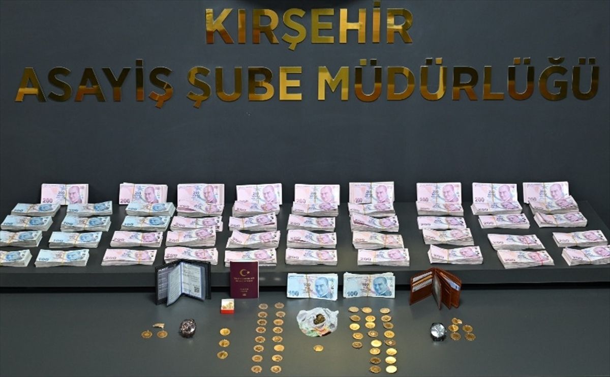 Kırşehir\'de Düşük Ayarlı Altın Dolandırıcıları Tutuklandı