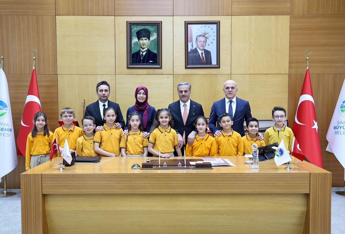 Minik Başkan Elisa\'dan 23 Nisan Mesajı