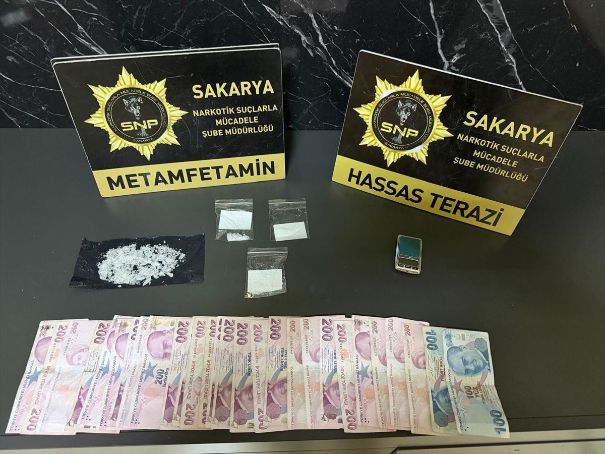 Sakarya\'da Uyuşturucu Operasyonu: 2 Tutuklama