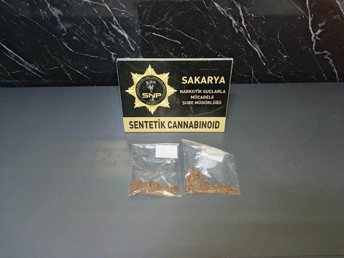 Sakarya\'da Uyuşturucu Operasyonu: 2 Tutuklama