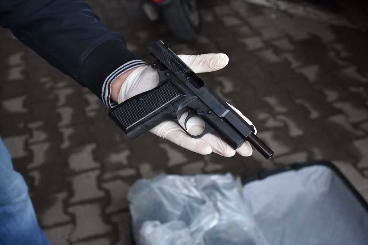 Silah Kaçakçılığı Operasyonu: 2 Tutuklama
