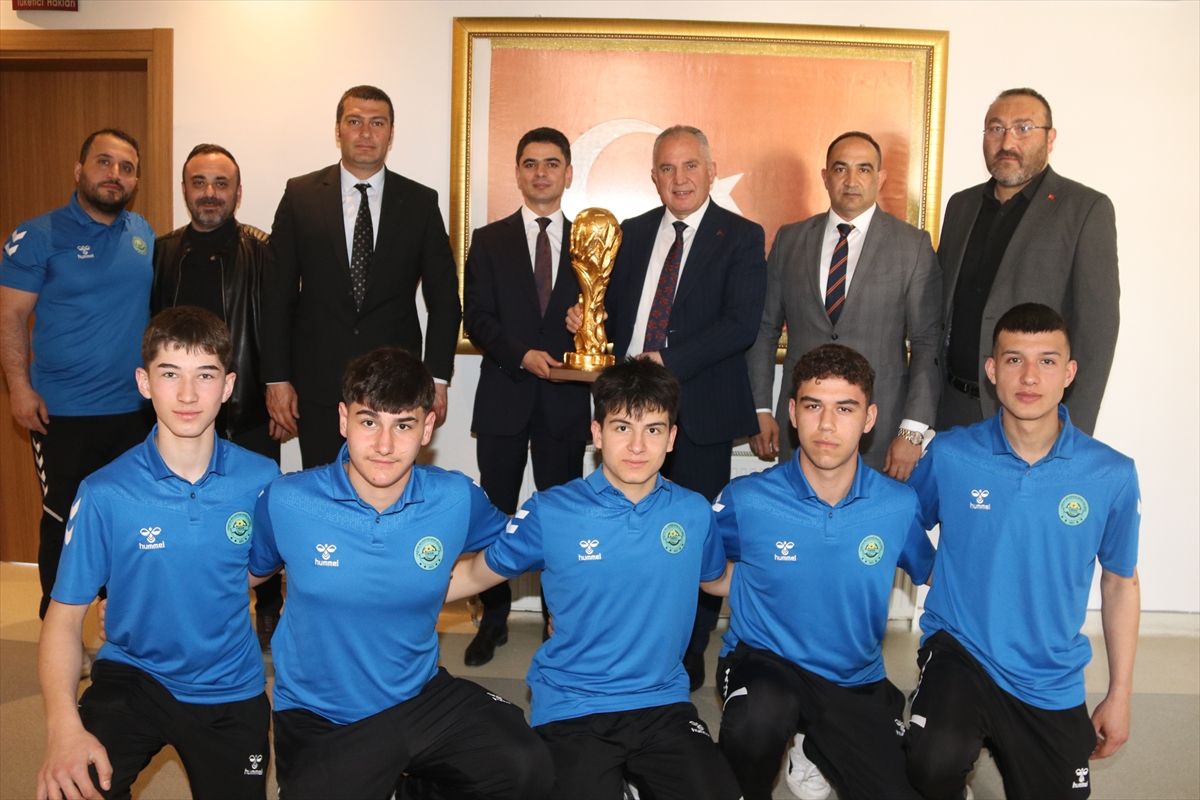 Taşova Belediyespor 1. Lig\'e Yükseldi