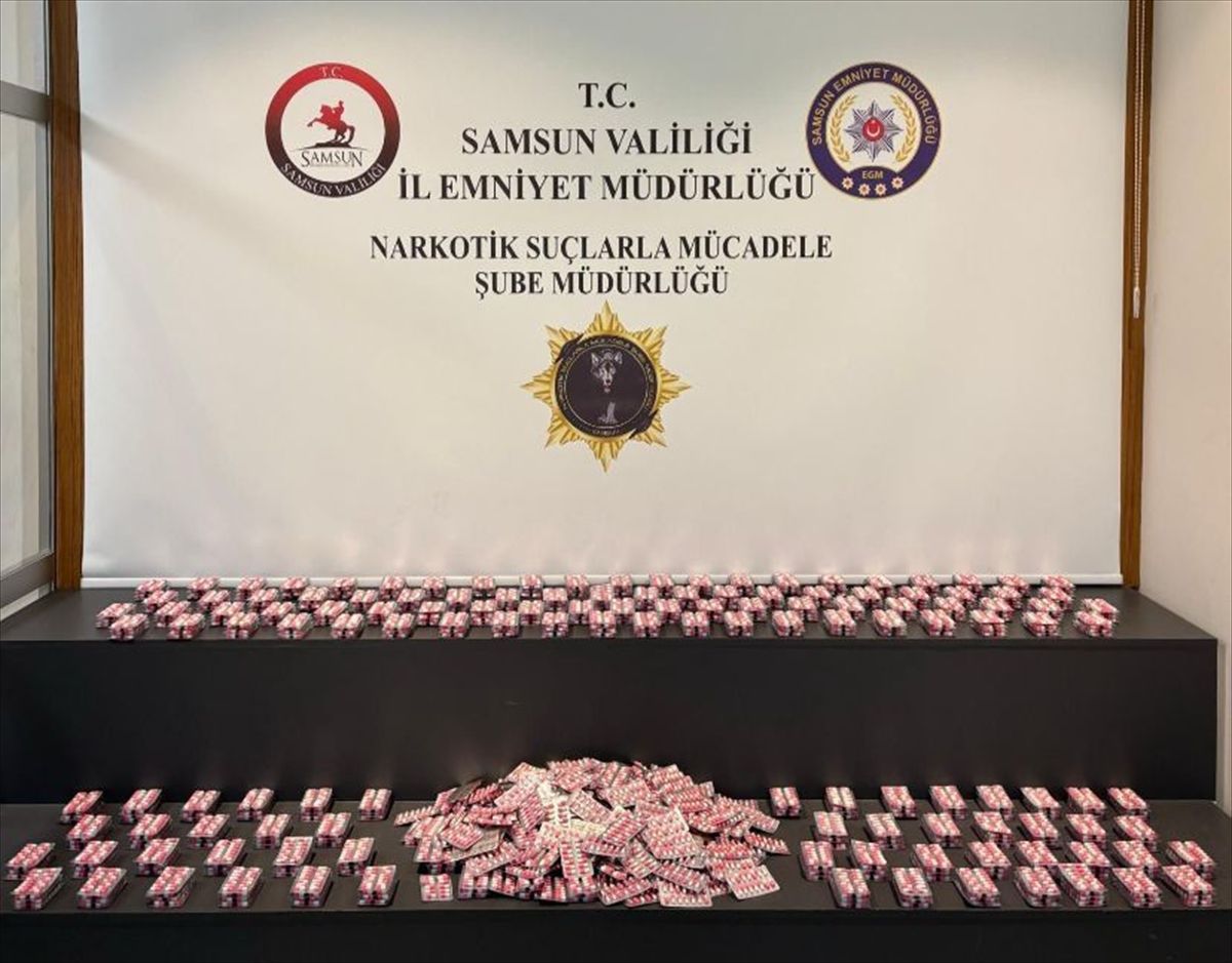 Samsun\'da 11 Bin Sentetik Ecza Hapı Ele Geçirildi