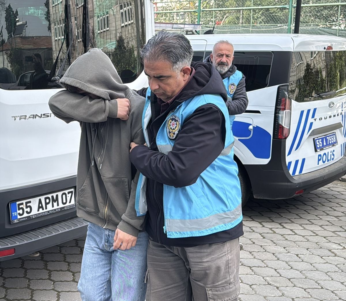 Samsun\'da Okul Saldırı Şüphesi: 7 Öğrenci Gözaltında