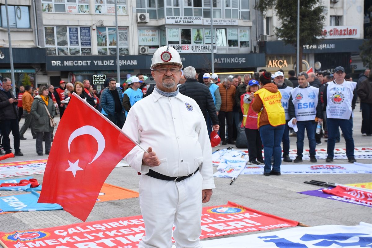 1 Mayıs\'ı Coşkuyla Kutladılar