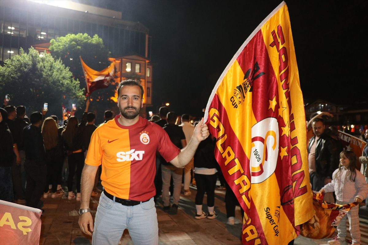 Galatasaray 26. Şampiyonluğunu Coşkuyla Kutladı