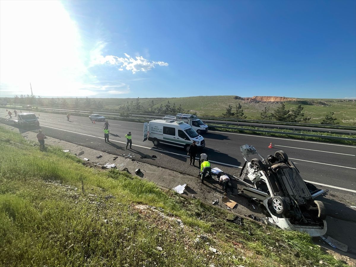 Birecik\'te Trafik Kazası: 3 Ölü, 5 Yaralı