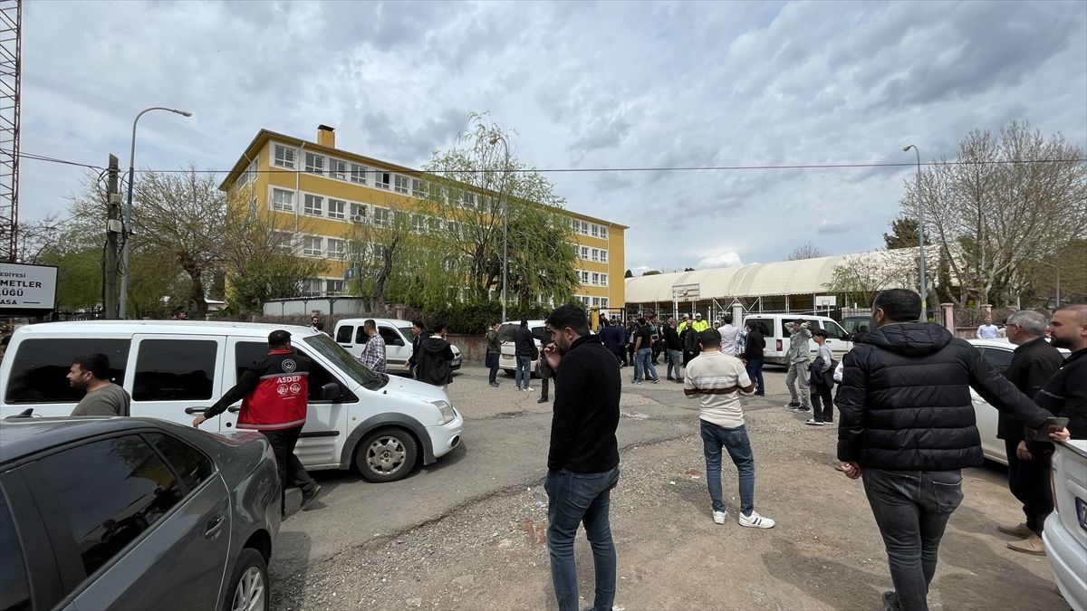 Siverek\'te Şüpheli Kişi Okulda Etkisiz Hale Getirildi